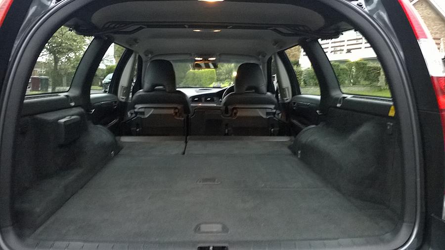 Нажмите на изображение для увеличения
Название: 2007_Volvo_V70_cargo_area.jpg
Просмотров: 334
Размер:	346.9 Кб
ID:	315282